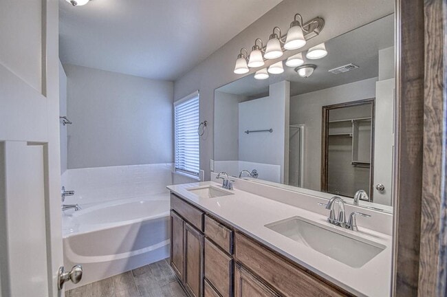 Building Photo - 432 Pergola St