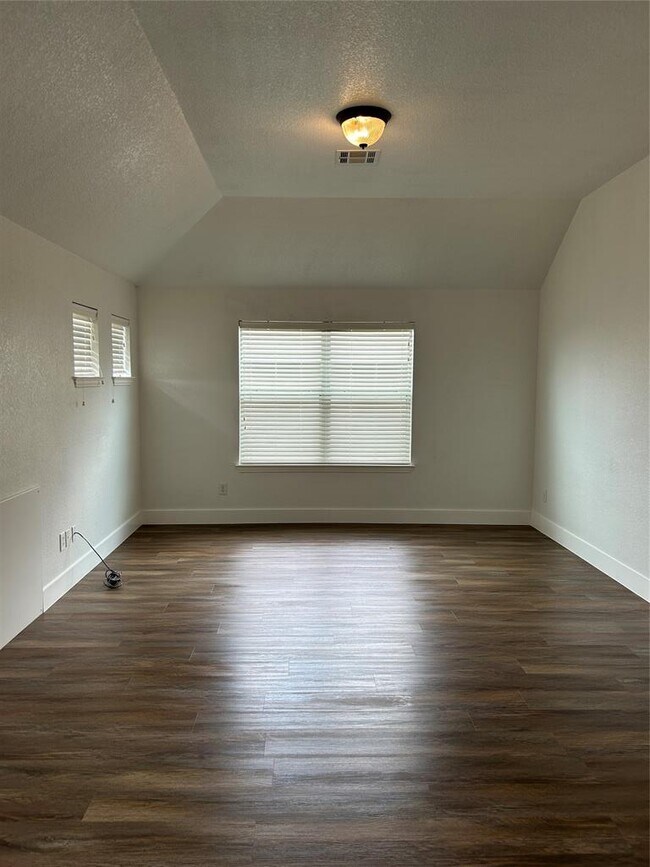 Building Photo - 1374 Red Stag Pl