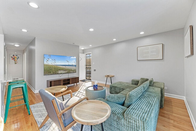 Building Photo - 3457 Main St