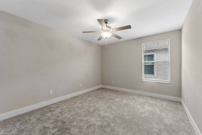 Building Photo - Stunning 4 BR + LOFT /2.5 BA/ 2 CG home in Gorgeous Bexley!
