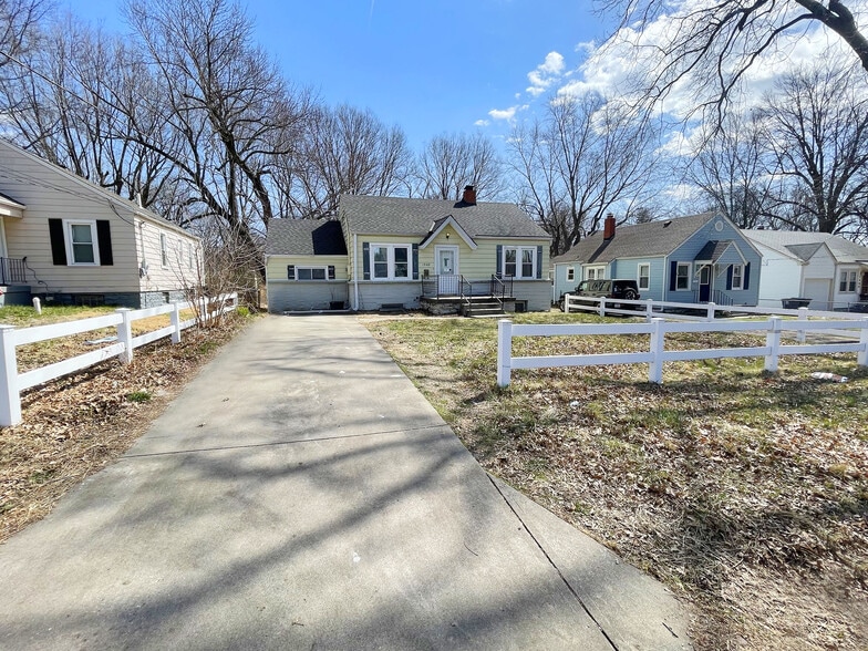 Building Photo - 1345 S Liberty St