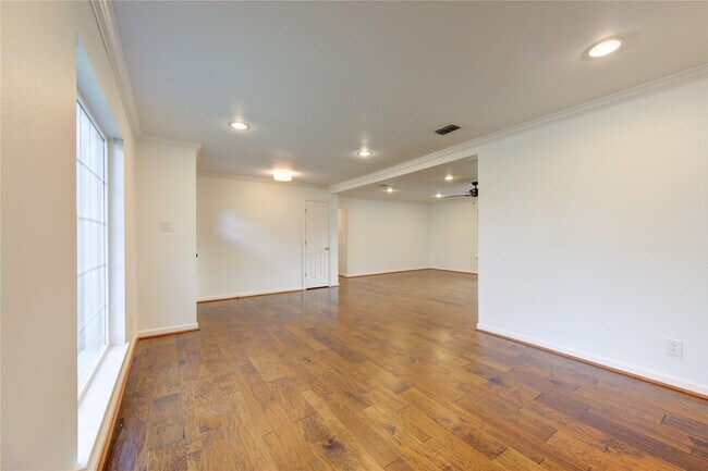Building Photo - 2523 Anniston Dr