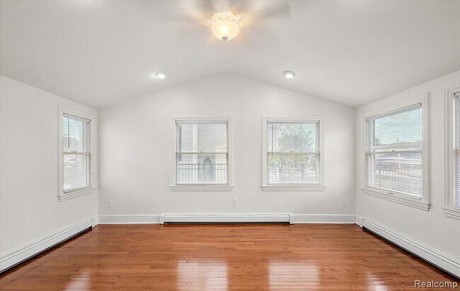 Building Photo - 37697 Mast Ct