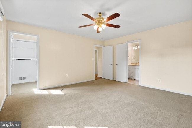Building Photo - 12027 Devilwood Dr