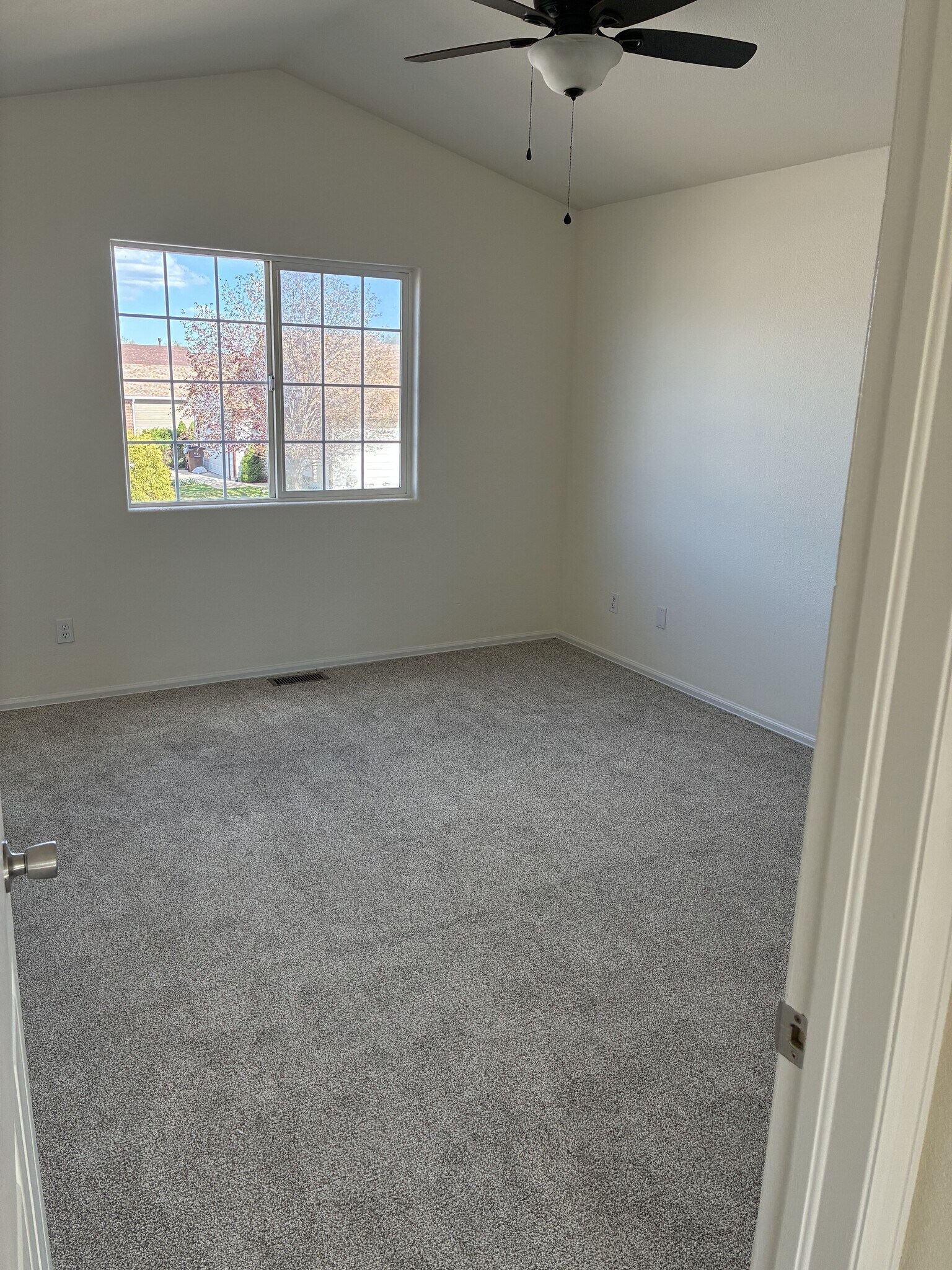 Building Photo - 8390 Dassel Dr