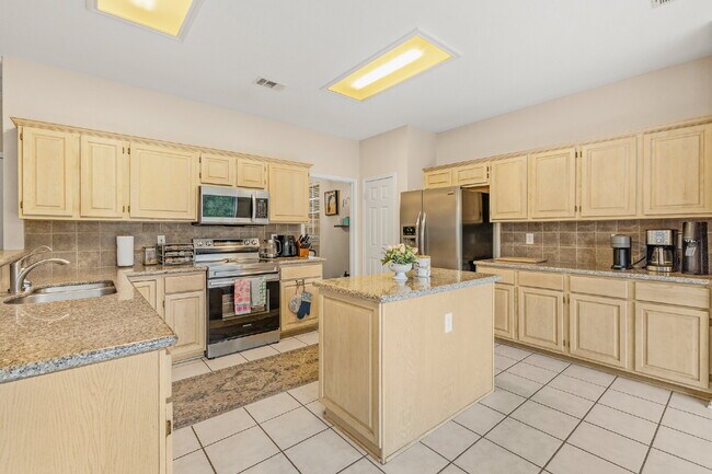Building Photo - 2719 Rancho Mirage