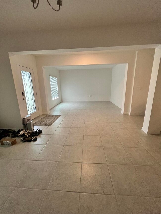 Building Photo - 1425 SW Vicuna Ln