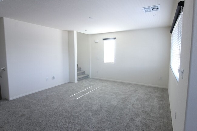 Building Photo - THREE BEDROOMS ALL WITH PRIVATE BATHROOMS