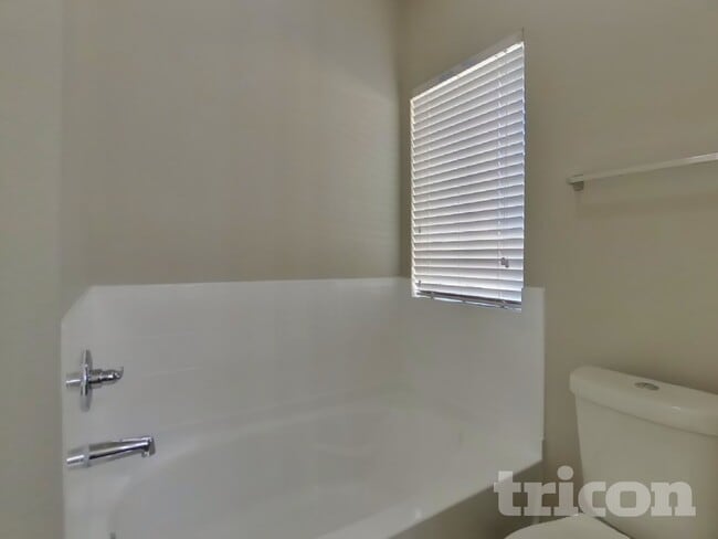 Building Photo - 2122 Hackberry Bank Ln