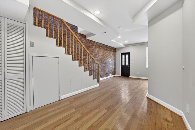 Building Photo - 1028 4th St NE