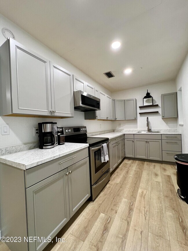 Building Photo - 4734 Cates Ave