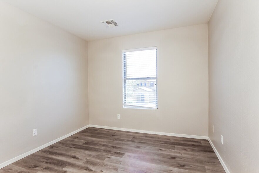 Building Photo - 18514 W Udall Dr