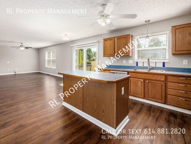 Building Photo - Beautiful 4 bedroom 2.5 bathroom home in M...