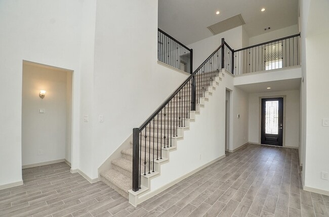 Building Photo - 29203 Pikes Peak Dr