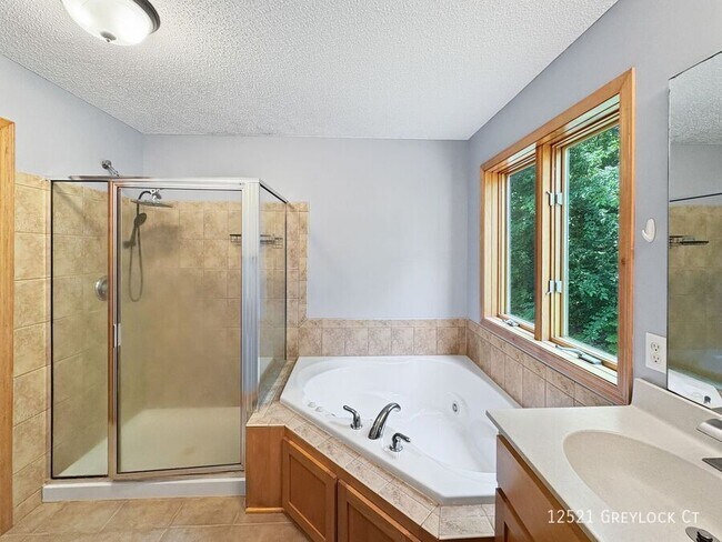 Building Photo - 12521 Greylock Ct