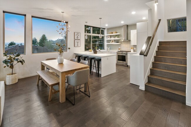 Building Photo - Urban luxury home with Views!