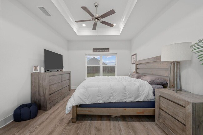 Building Photo - Your Gulf Breeze Dream Home Awaits in Forest Bay