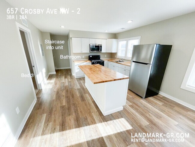 Building Photo - 657 Crosby St NW