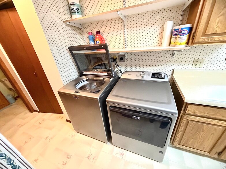 Laundry Room - 37041 Rafie St