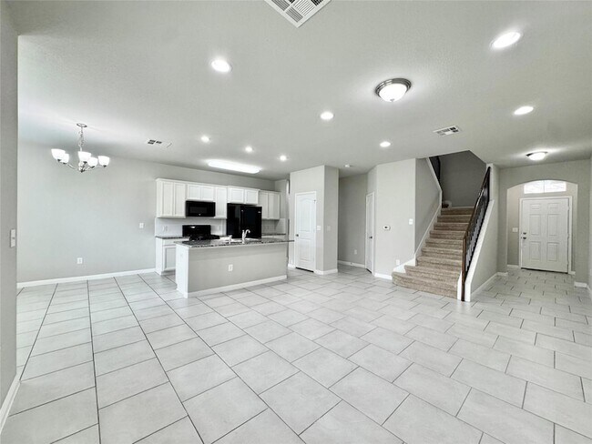 Building Photo - 113 Homily Dr