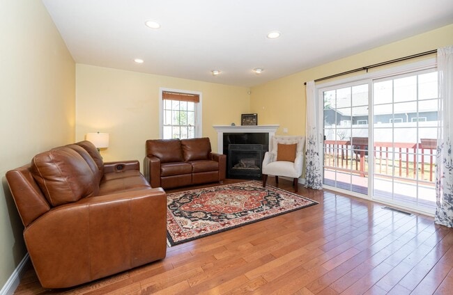 Building Photo - 4 Lowther Pl