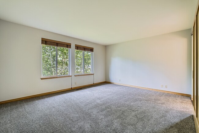 Building Photo - 14935 73rd Ave NE