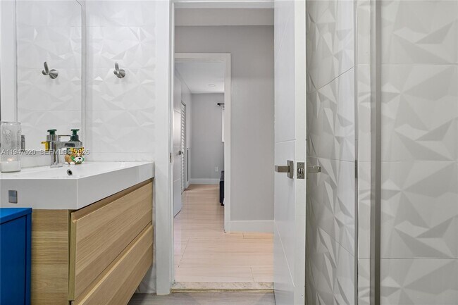 Building Photo - 9725 NW 28th Terrace