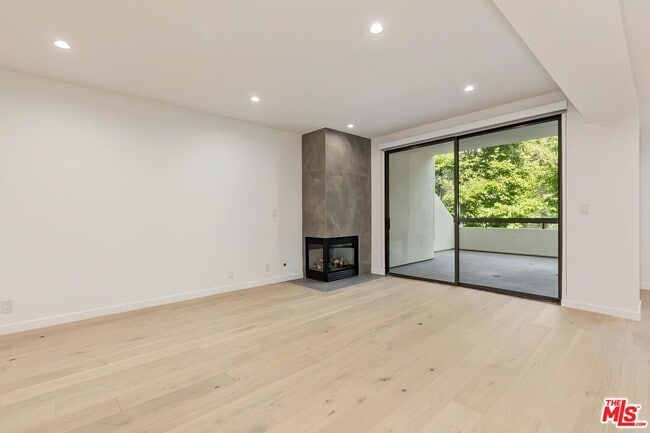 Building Photo - 2142 Century Park Ln