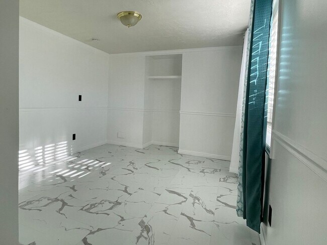 Building Photo - 4111 W 9580 S