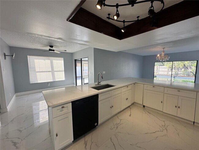 Building Photo - 7846 Snowberry Cir