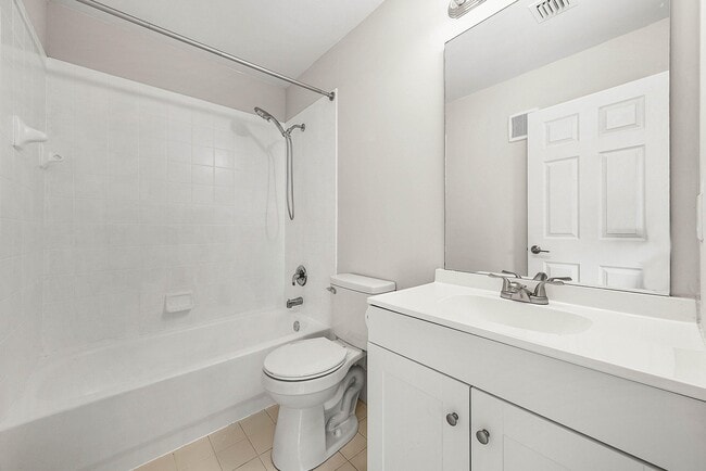 Building Photo - 1008 Shoma Dr