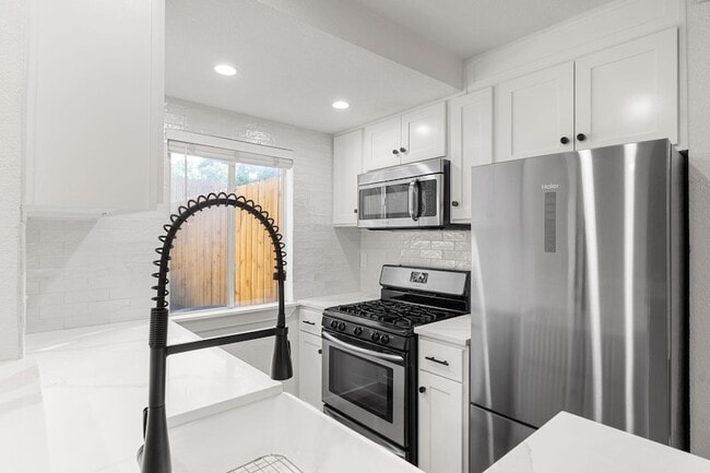 Building Photo - 3601 Menchaca Rd