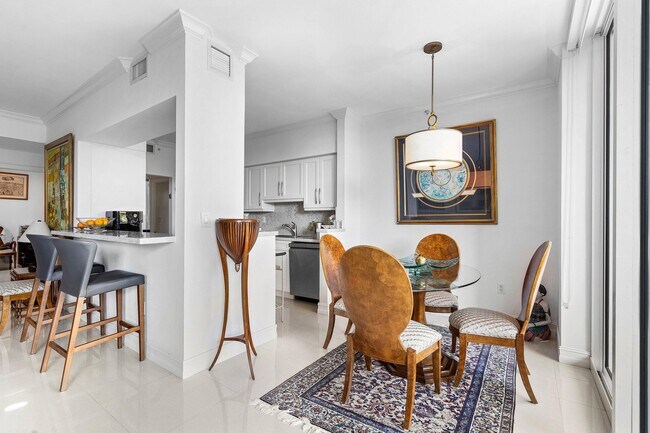 Building Photo - 500 SE Mizner Blvd