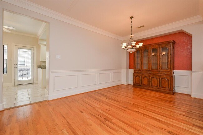 Building Photo - 2422 Dorrington St