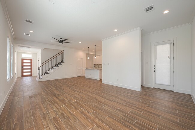 Building Photo - 13419 Scott St