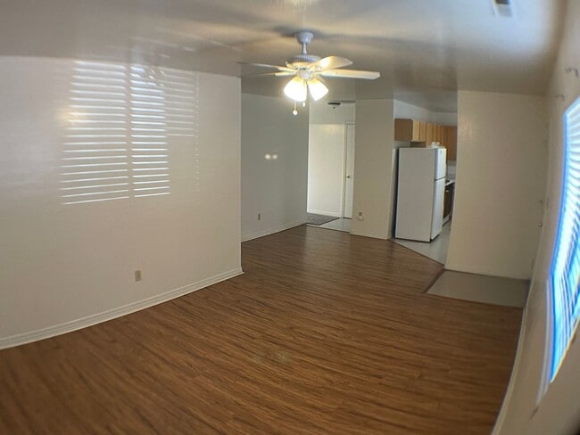 Building Photo - Delightful 2 bedroom 1 bathroom home in Sunnsyside!