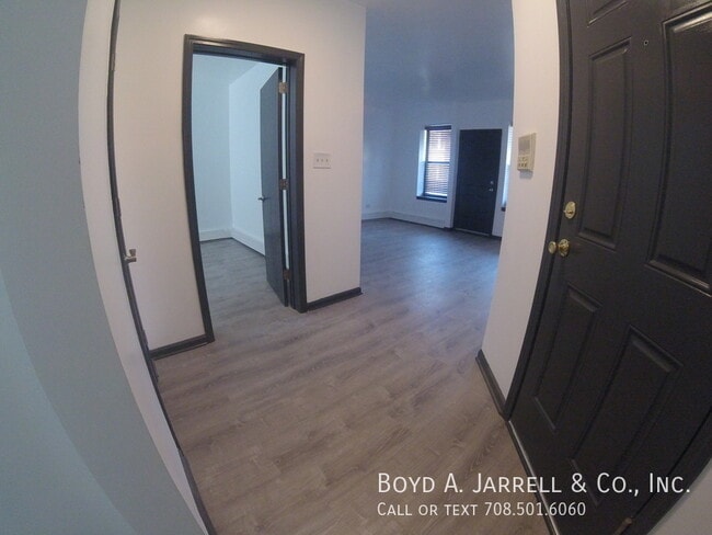 Building Photo - 68 E 57th St