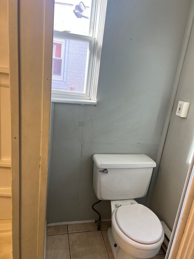 Building Photo - 218 E Liberty St