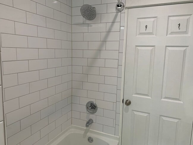 Building Photo - Norwood Duplex W/ Driveway Parking