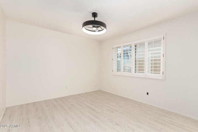 Building Photo - 9740 E Gold Dust Ave