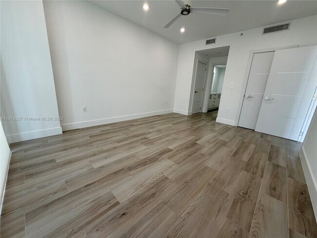 Building Photo - 550 Okeechobee Blvd