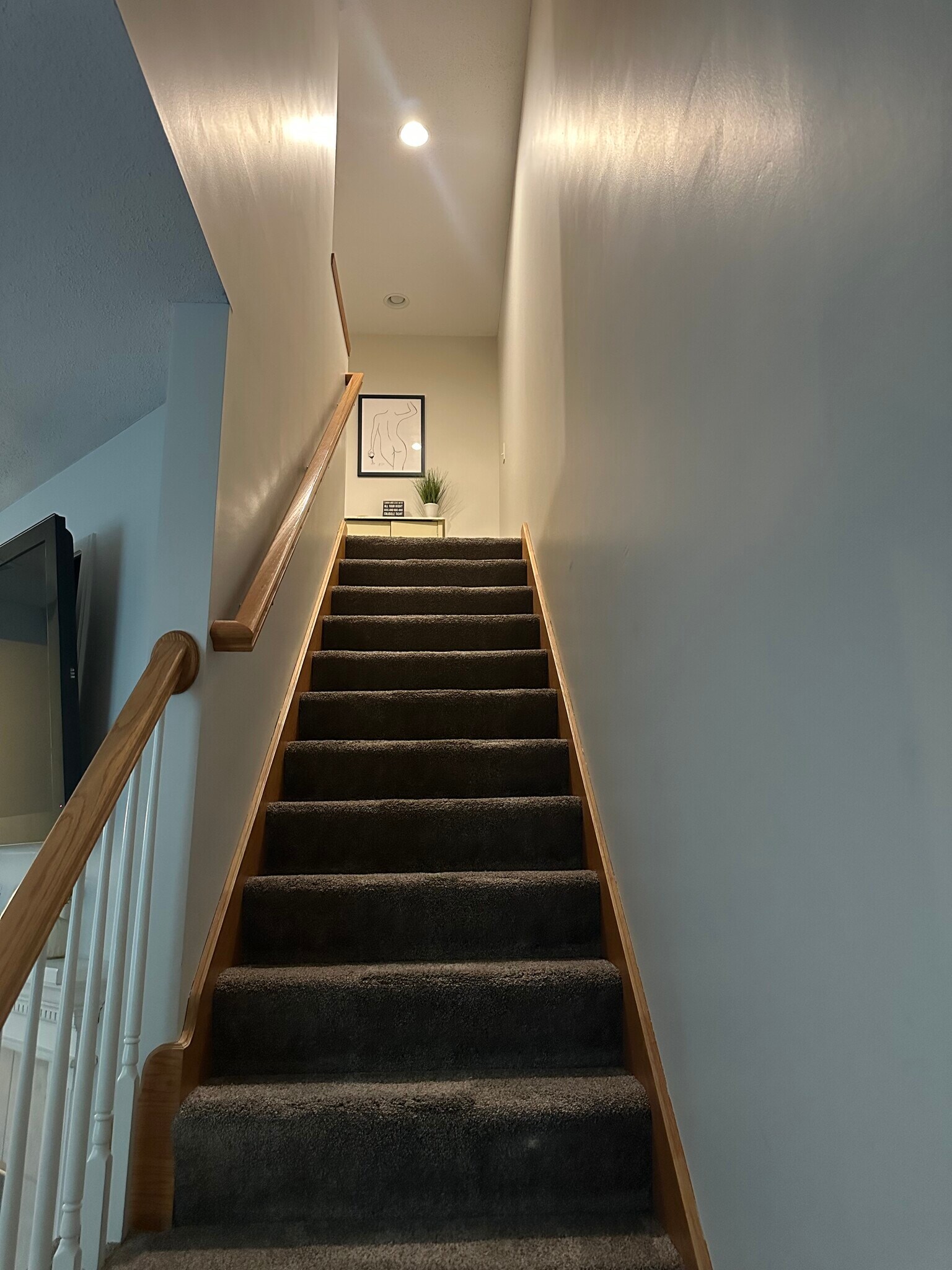Building Photo - 2132 Ridgeview Cir