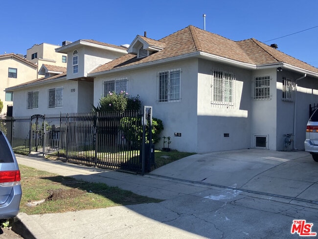 Building Photo - 1270 S Bronson Ave