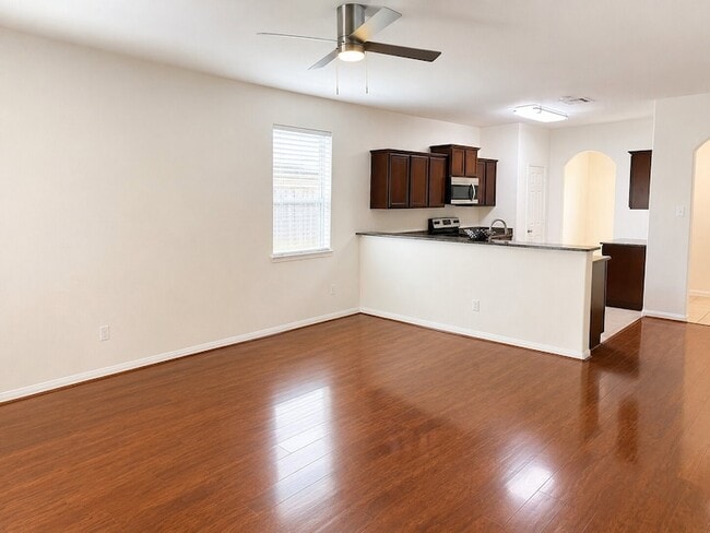 Building Photo - 38106 Sweetwater Cir