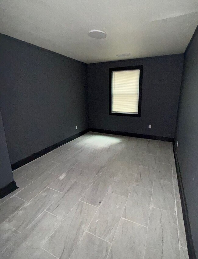 Building Photo - Welcome to Your Dream Home!