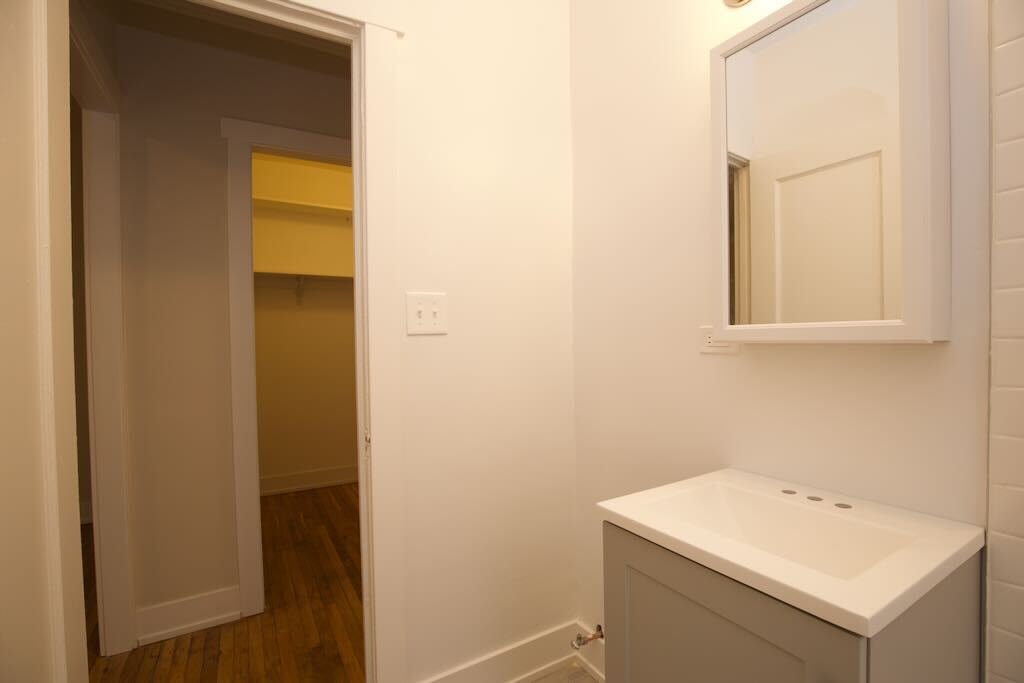 Building Photo - 3300 W Schubert Ave