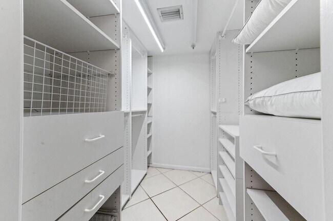 Building Photo - 3575 S Ocean Blvd