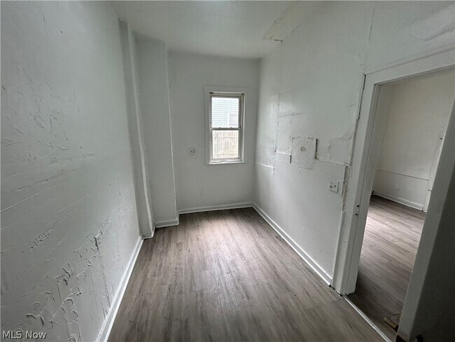 Building Photo - 3654 E 53rd St