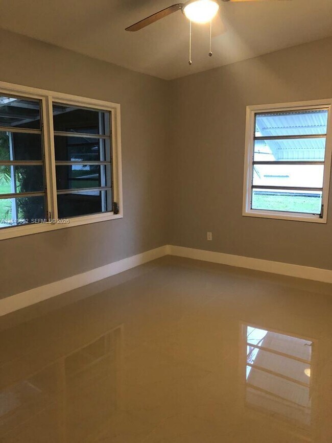 Building Photo - 2106 79th Ct