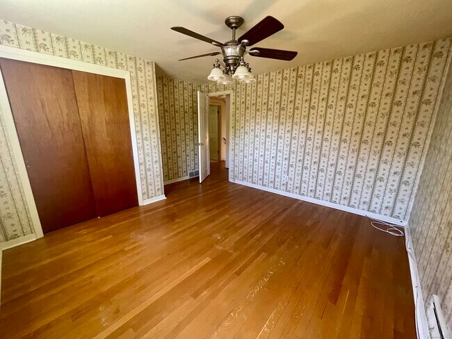 Building Photo - 97 Pepperidge Cir